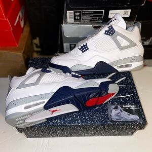 Jordan 4 Retro Mid Midnight Navy
